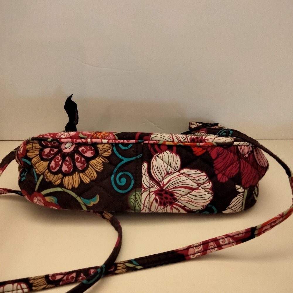 Vera Bradley Floral crossbody bag 8"x5" - Picture 5 of 9